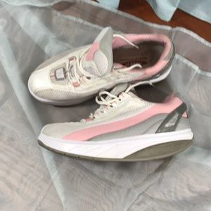 MBT physiological rocking shoes